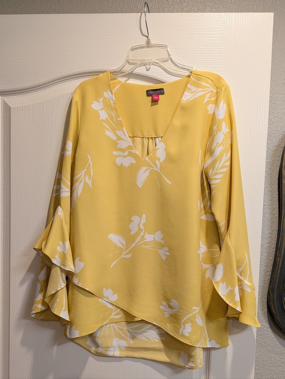 Vince Camuto Yellow and White Floral V-Neck Ruffle-Sleeve Blouse, Size S